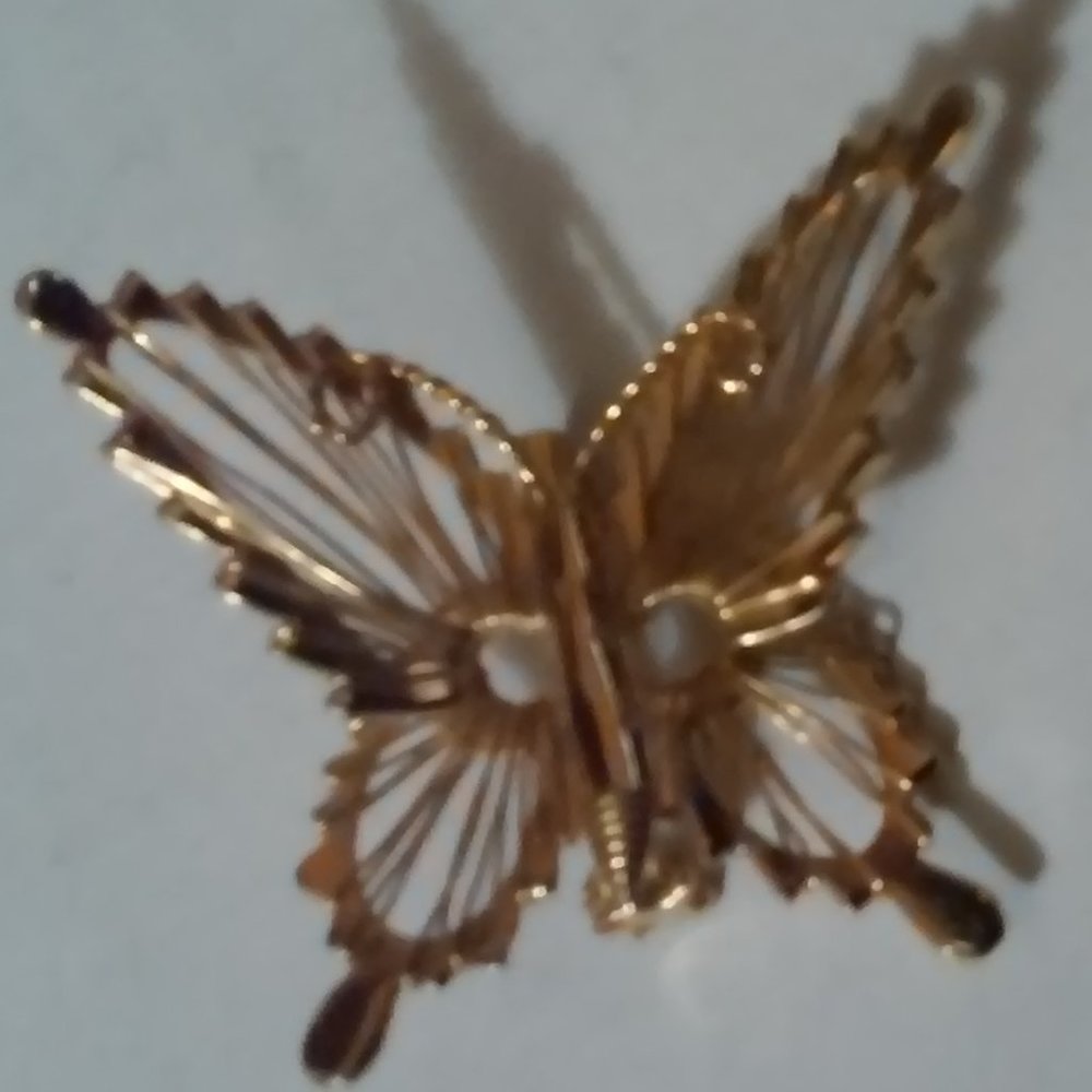 Gold Butterfly Pin Very Dainty 1 1/2" x 1 1/2" Never Worn